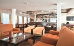 MS_Lady_CRISTINA_Panoramalounge_cmyk